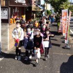 笑顔溢れる恒例のハロウィンイベントが丸山台いちょう坂商店街で10/28に開催